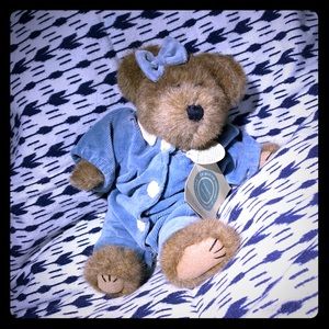 Adorable Boyd’s Bear Collectable